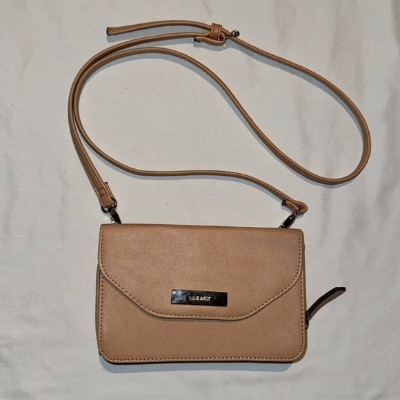 Nine West Handbags - Nine West Crossbody Shoulder Bag Purse Clutch/Wallet -Tan/Cream Color- Beautiful